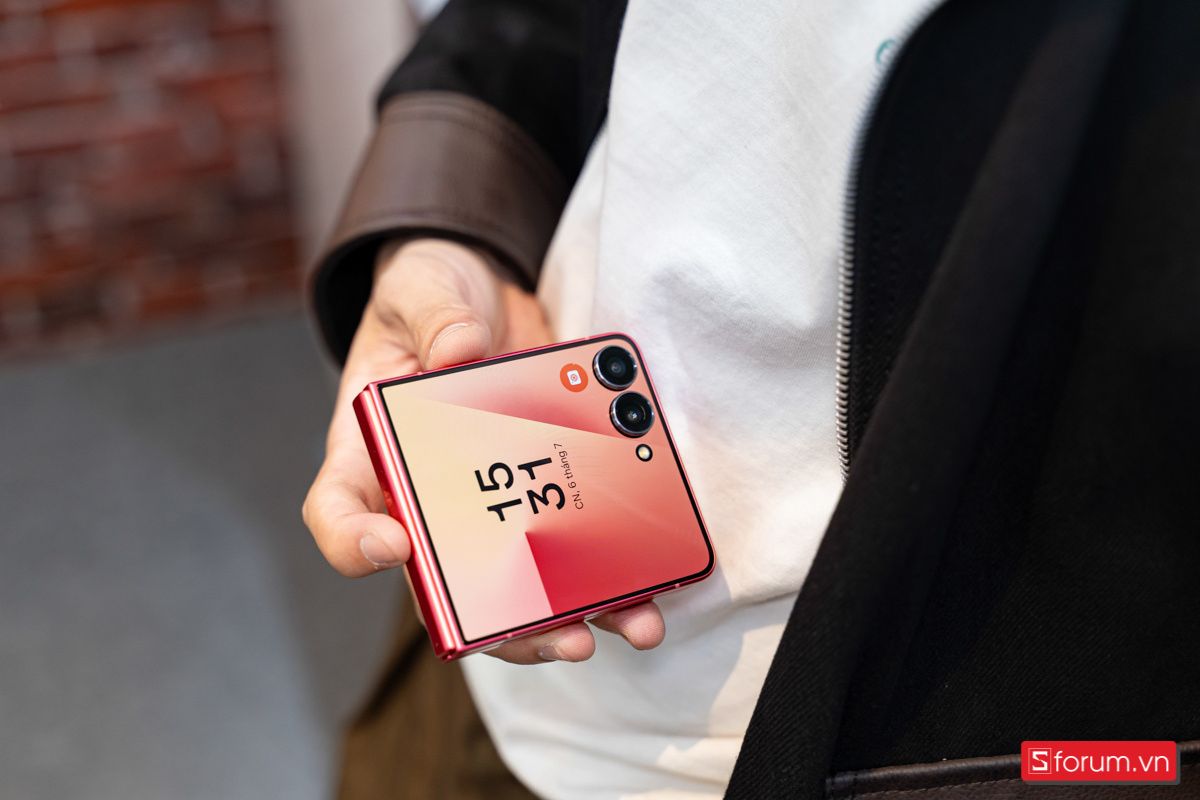 Màu Samsung Z Flip 7 dễ vệ sinh