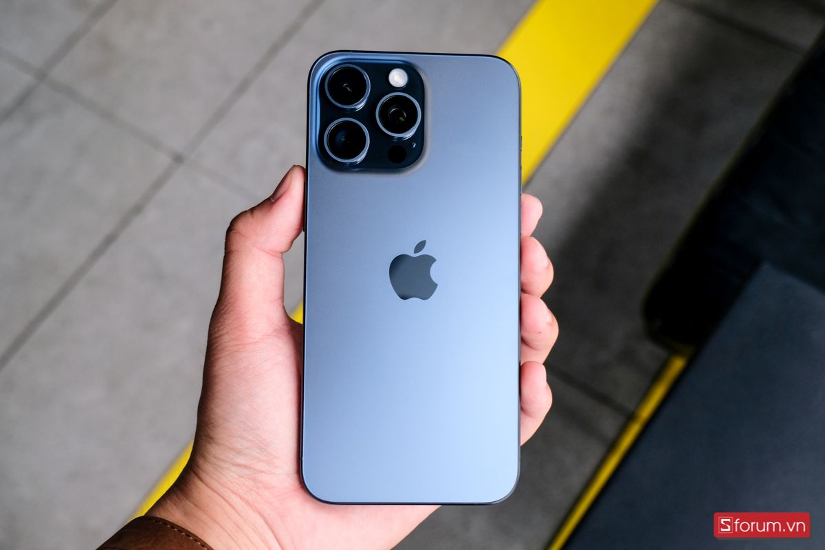 So sánh giá bán iPhone 15 Pro Max và iPhone 14 Pro Max tại Mỹ