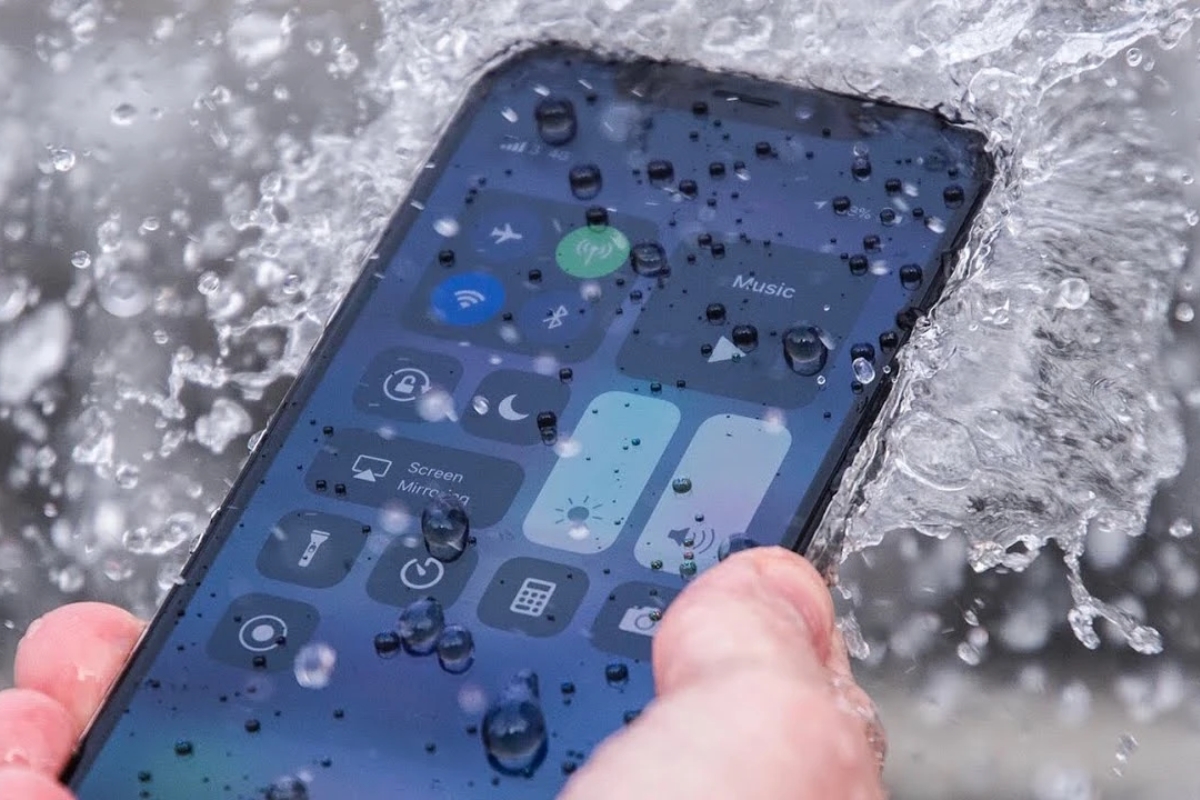 Những lưu ý khi sử dụng iPhone dưới nước