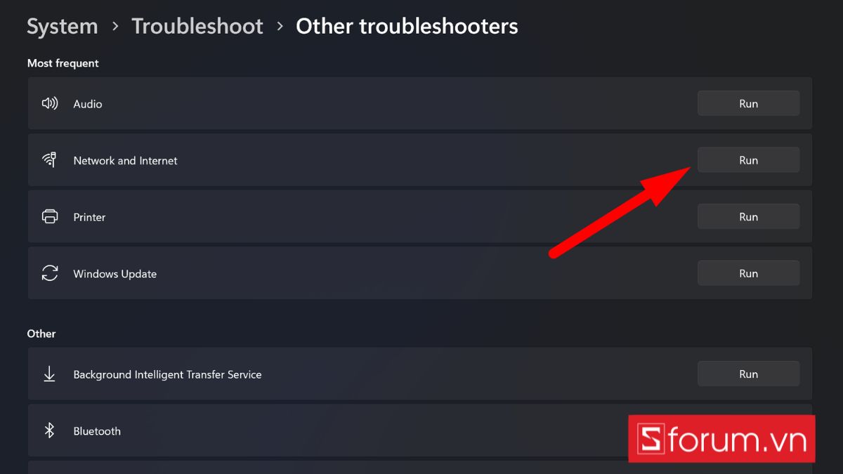 Tiến hành chạy Network Adapter Troubleshooter ở laptop Windows 11 - bước 3