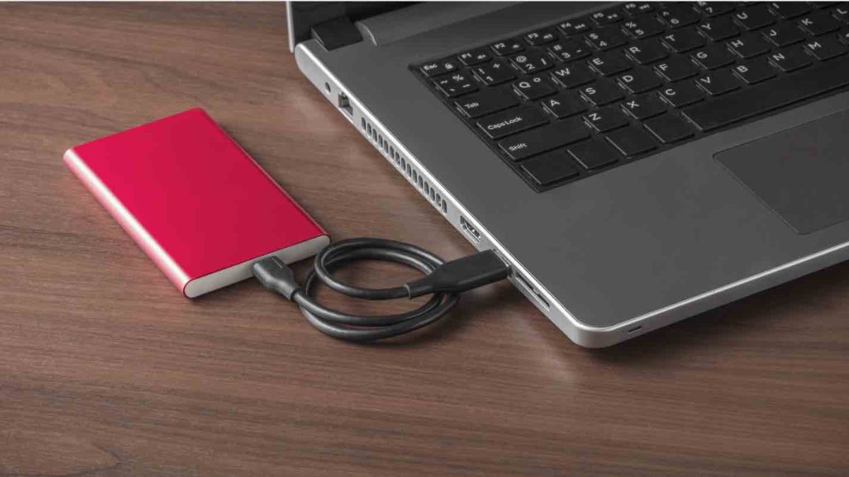 Macbook không nhận ổ cứng ngoài bằng Kiểm tra định dạng ổ cứng ngoài của Macbook