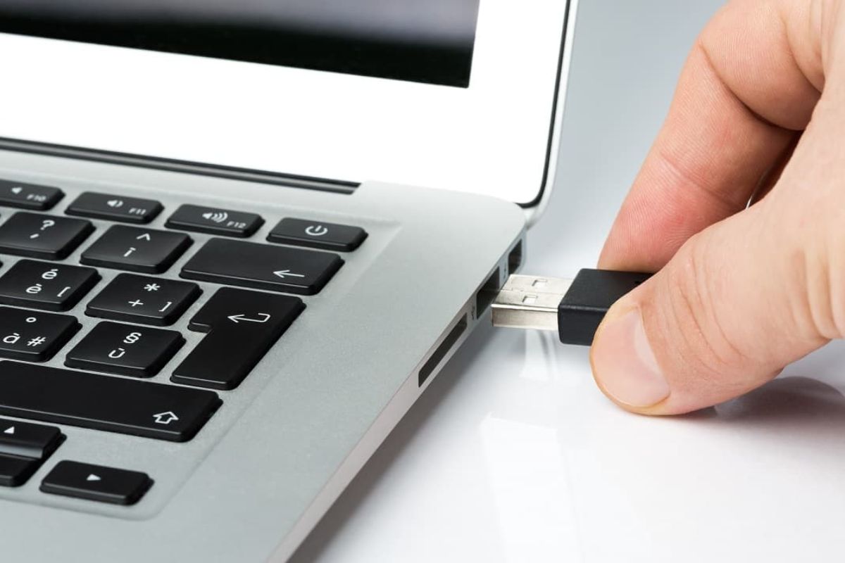 sửa lỗi USB Device Over Current Status Detected bằng kiểm tra thiết bị usb