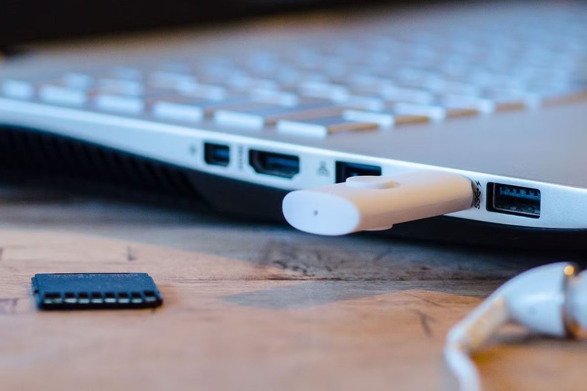 sửa lỗi USB Device Over Current Status Detected - kiểm tra các cổng usb