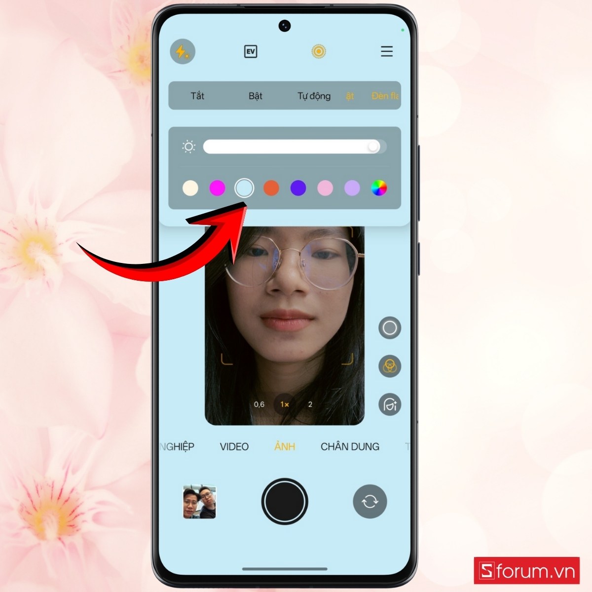 Cách sử dụng đèn Selfie đa sắc để có ảnh đẹp nhất tone lạnh