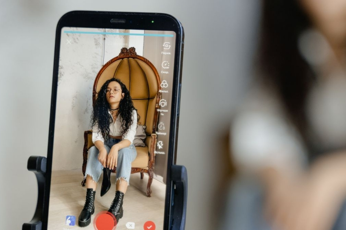 Ghép ảnh vào khung cảnh trên TikTok đẹp tự nhiên, dễ làm