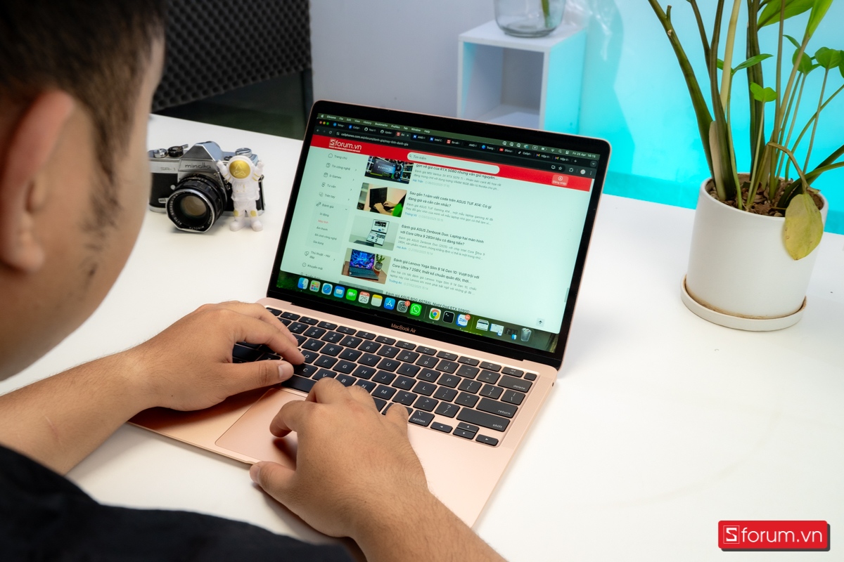 So sánh kích thước MacBook Neo với MacBook Air M1