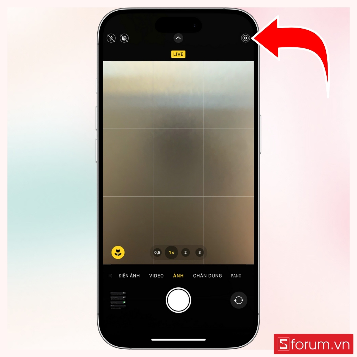 Bểu tượng hiển thị màu vàng là Live Photo đang được bật