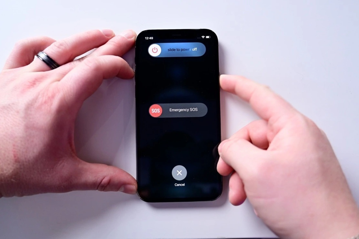 Hướng dẫn cách tắt nguồn iPhone 12 khi máy bị đơ, lag