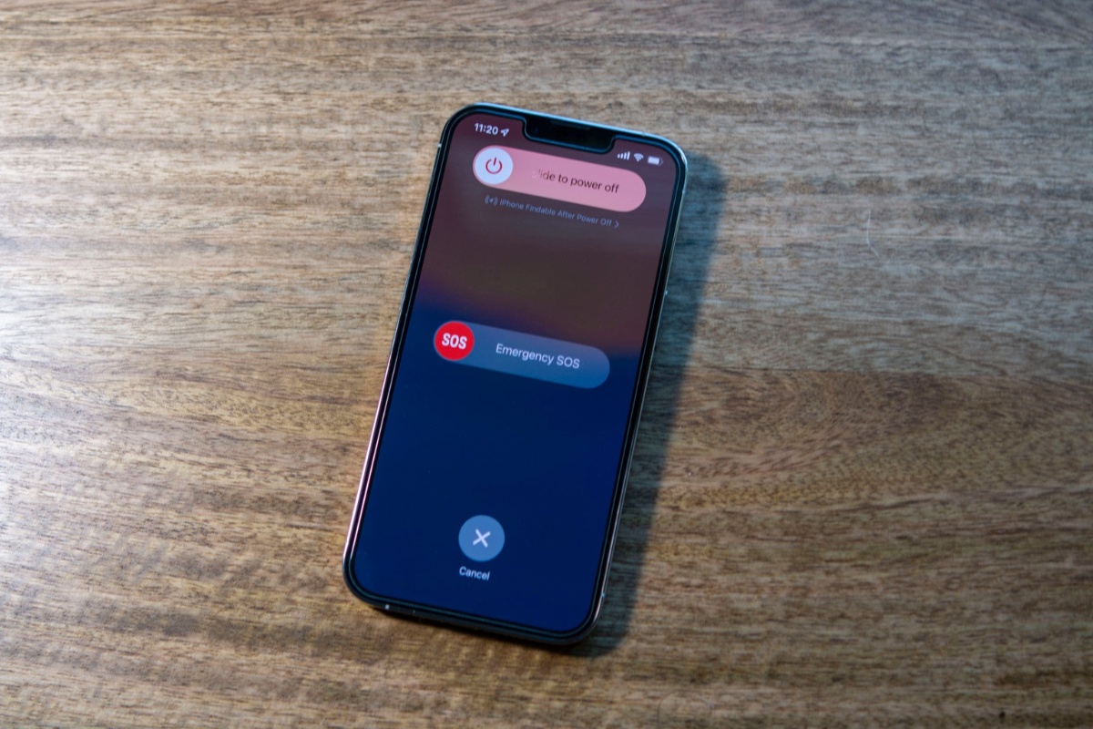 iPhone 12 bị đơ do cài đặt nhiều ứng dụng dẫn đến quá tải bộ nhớ
