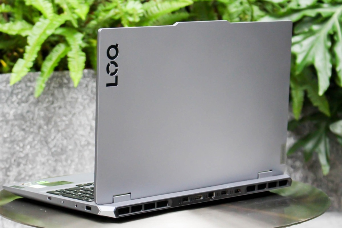 Laptop Lenovo LOQ 15IRX10 83JE00PEVN có cấu hình cao khi chơi Forza Horizon 5