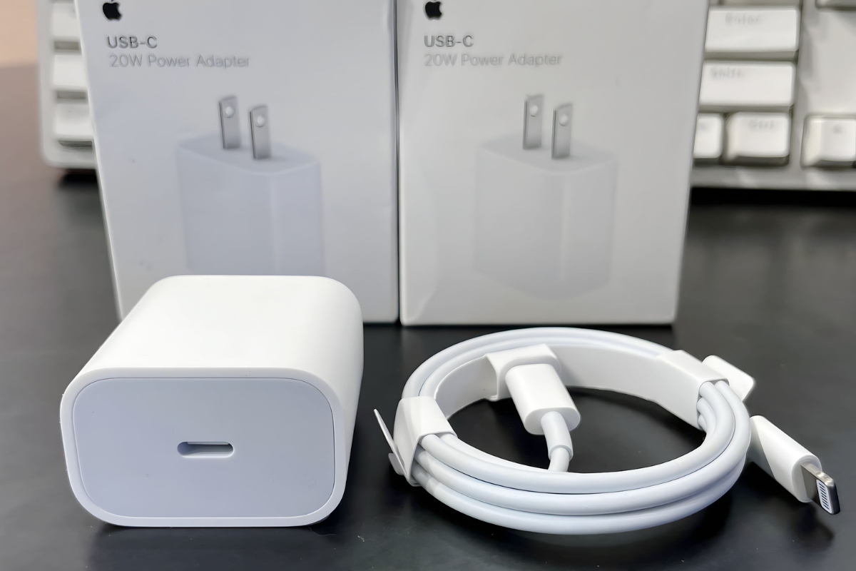 iPhone 13 sử dụng cổng sạc Lightning