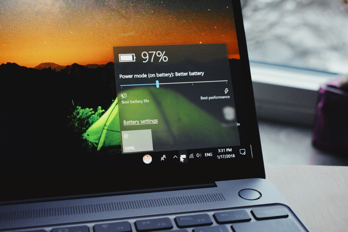Pin laptop HP sử dụng được mấy tiếng? Yếu tố ảnh hưởng