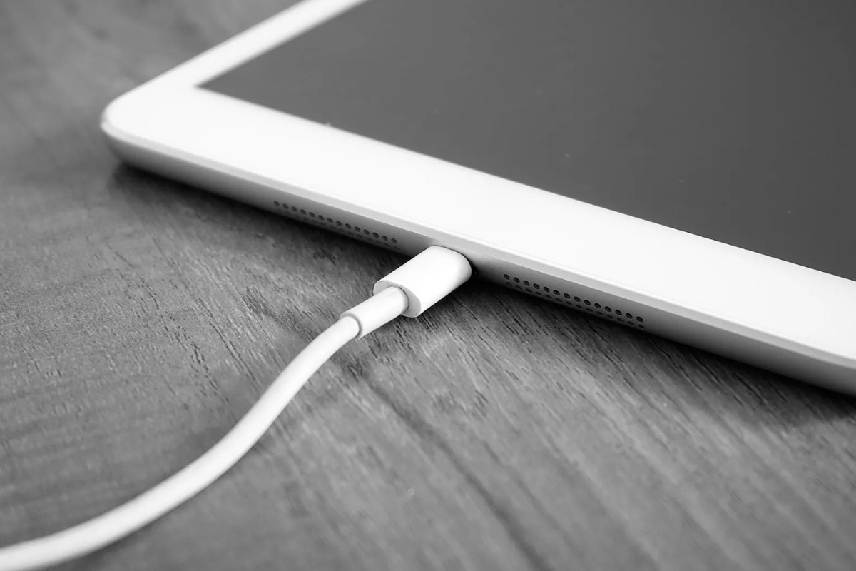 Sạc iPad vào điện nhưng không lên pin là gì?