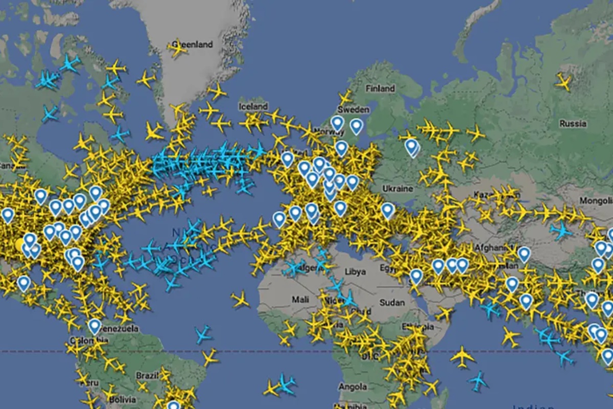 Hệ thống theo dõi chuyến bay bằng Flightradar24 hoạt động ra sao?
