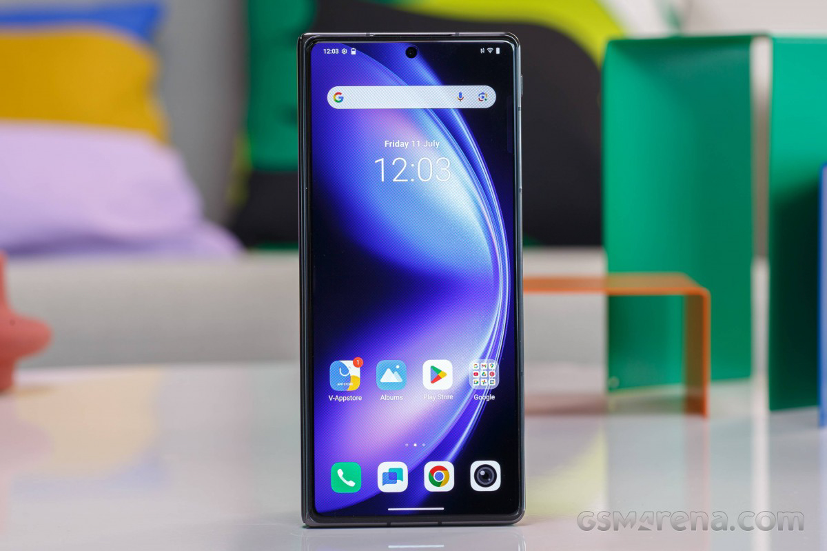 vivo X Fold5 tiếp tục nâng tầm điện thoại gập với thiết kế tinh gọn