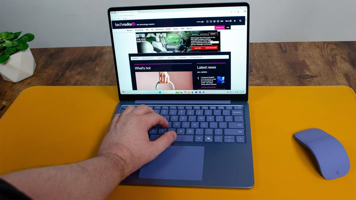 Đánh giá bàn phím Surface Laptop 13 inch