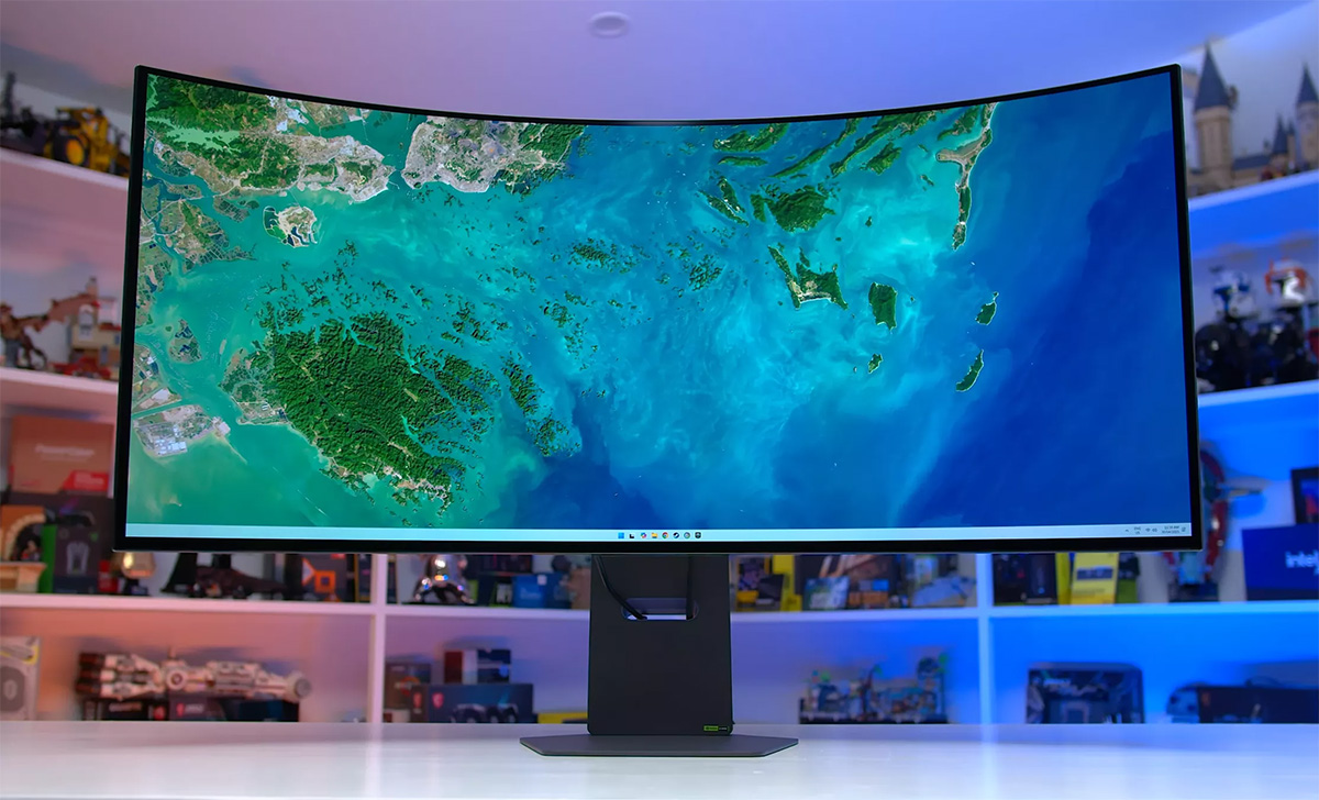 Nửa đầu năm 2025 chứng kiến sự trỗi dậy mạnh mẽ của màn hình OLED