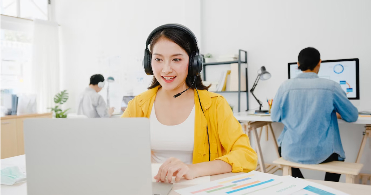 đứng đầu là phiên dịch viên và biên dịch viên với điểm áp dụng AI 0,49