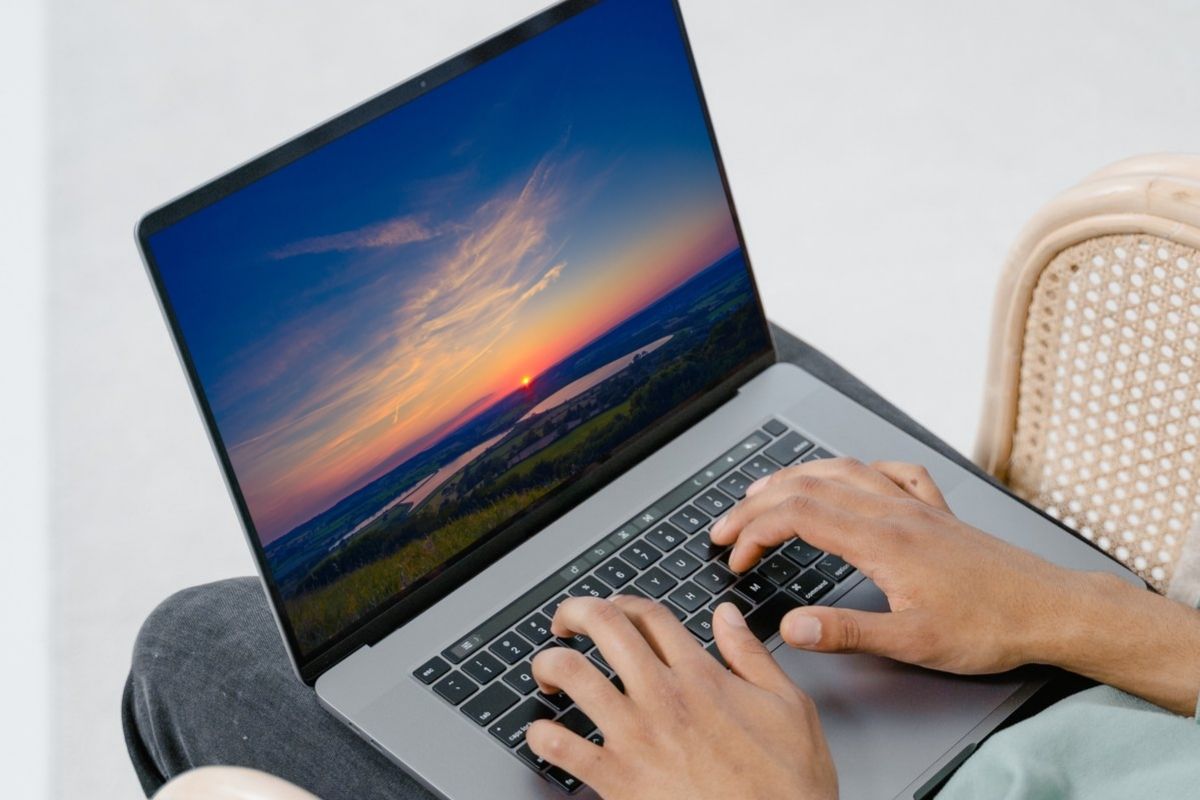 Lợi ích trpng việc đổi hình nền MacBook