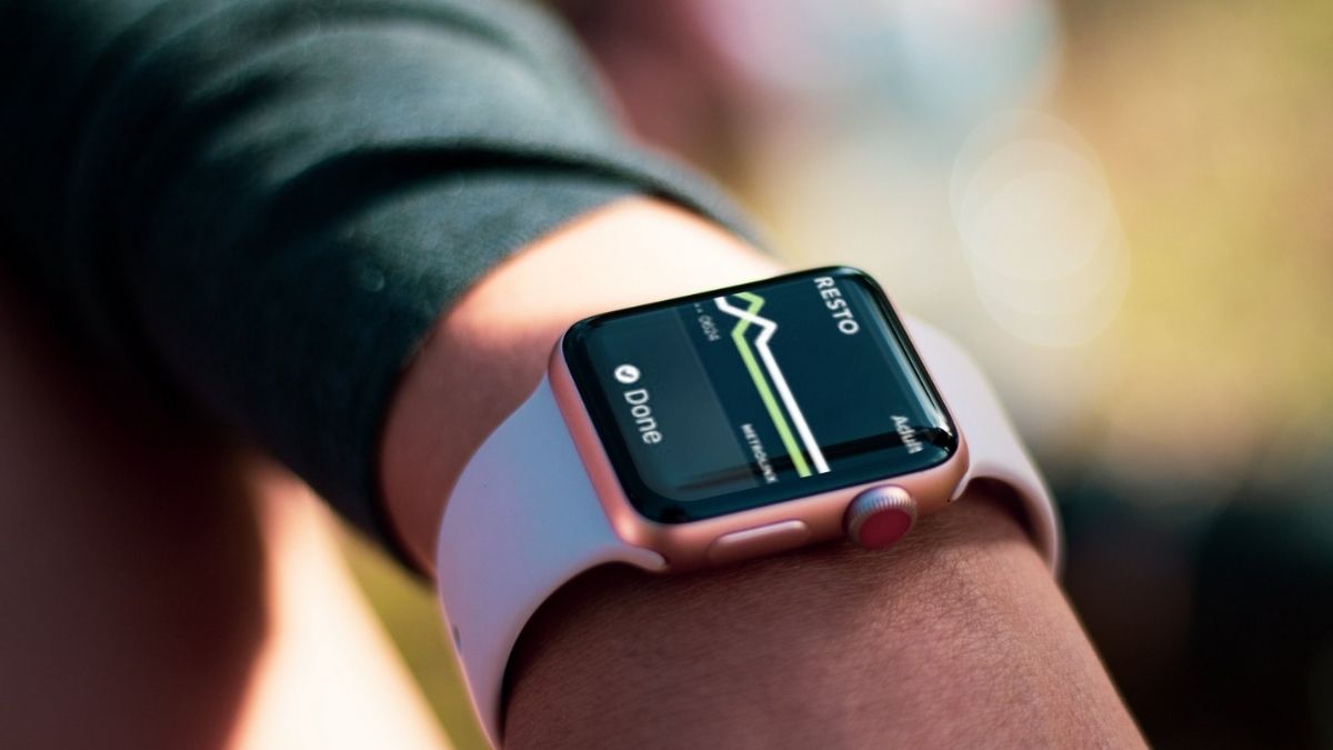 Di chuyển dễ dàng với thẻ phương tiện công cộng trên Apple Watch bg