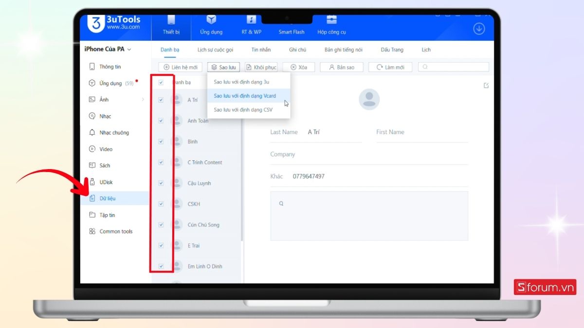 Vào mục Dữ liệu và chọn các liên hệ trong Danh bạ