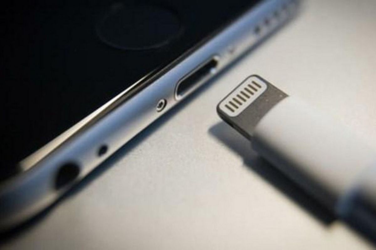 Cách phản chiếu màn hình iPhone lên tivi Sony bằng HDMI - bước 1
