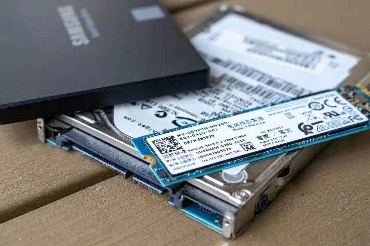 Sử dụng ngay ổ cứng SSD cho laptop để tăng FPS