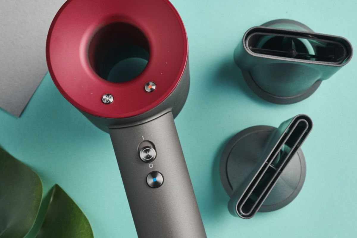 Lý do nên vệ sinh máy sấy tóc Dyson thường xuyên