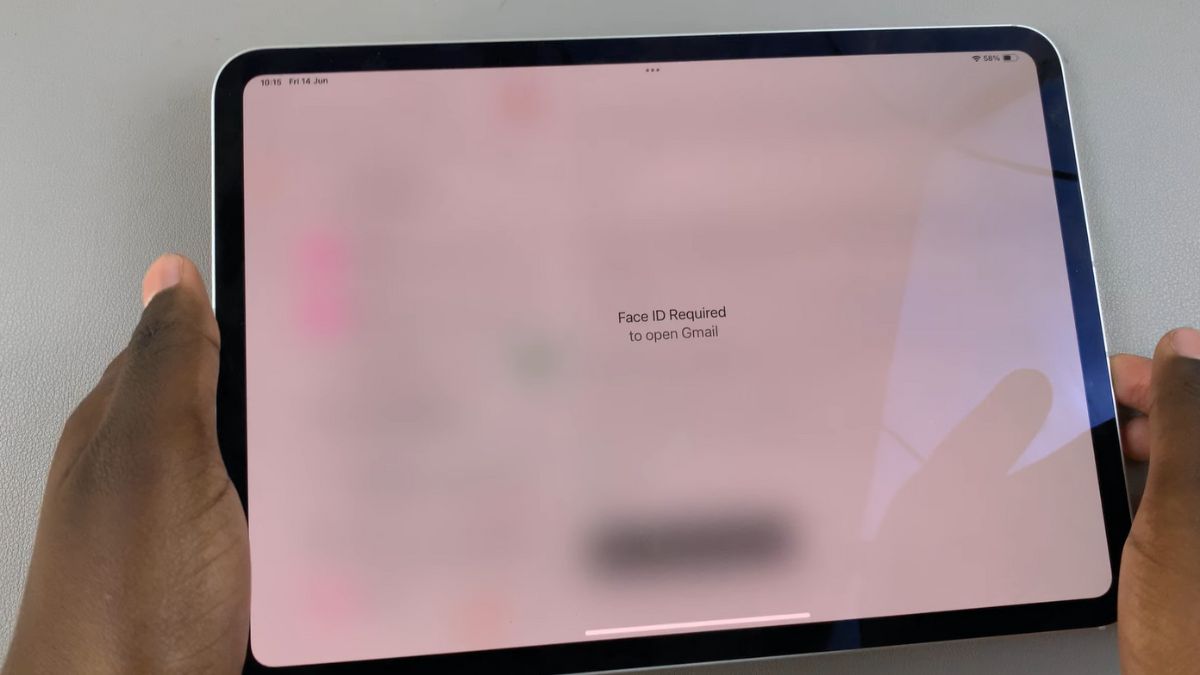 Khi truy cập các ứng dụng đã khóa thì bạn cần xác nhận bằng Face ID