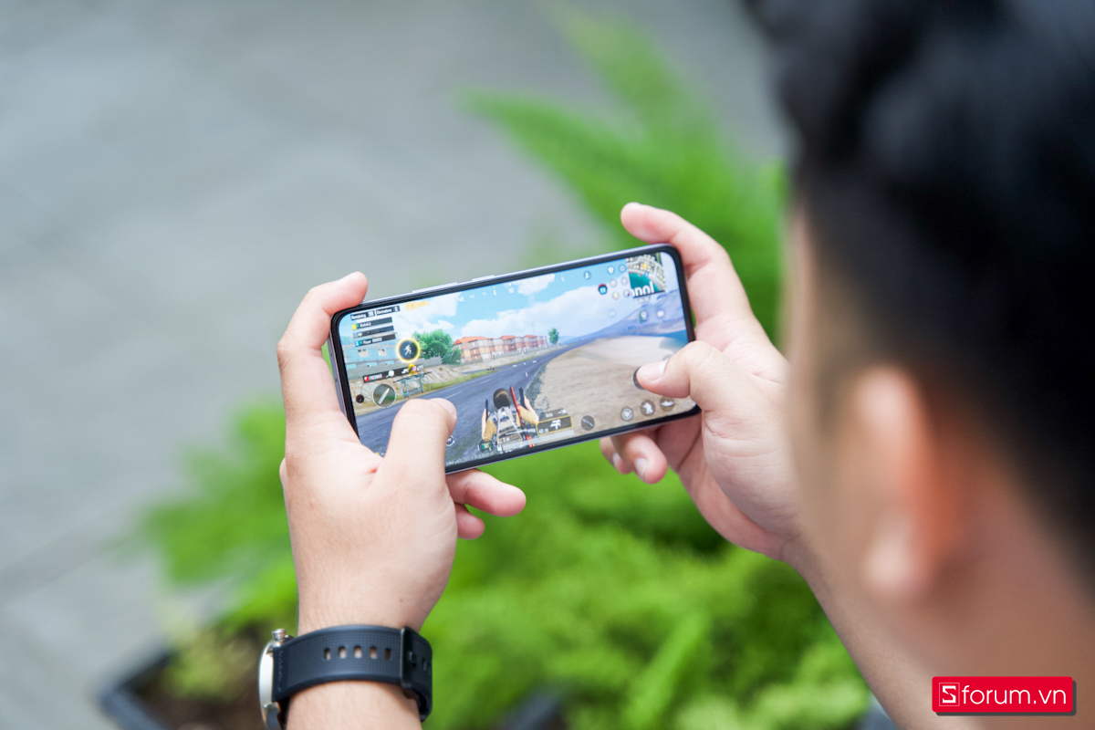 Xiaomi Redmi Note 14 có thiết kế khá gọn nhẹ và đẹp mắt