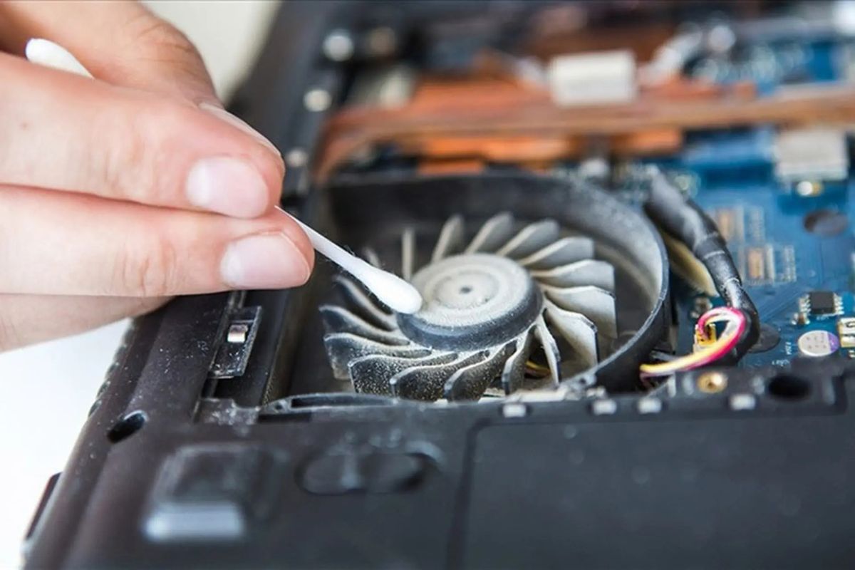 khắc phục CPU bị tụt xung khi chơi game bằng vệ sinh thiết bị