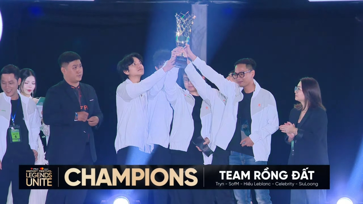 Cup vô địch cho SofM