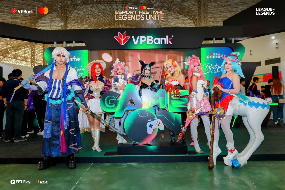 Hàng loạt cosplayer quy tụ tại sự kiện