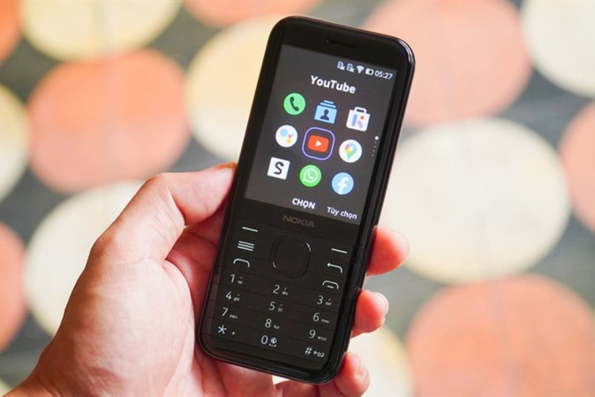 Điện thoại cục gạch xử lý AI trên nền tảng đám mây