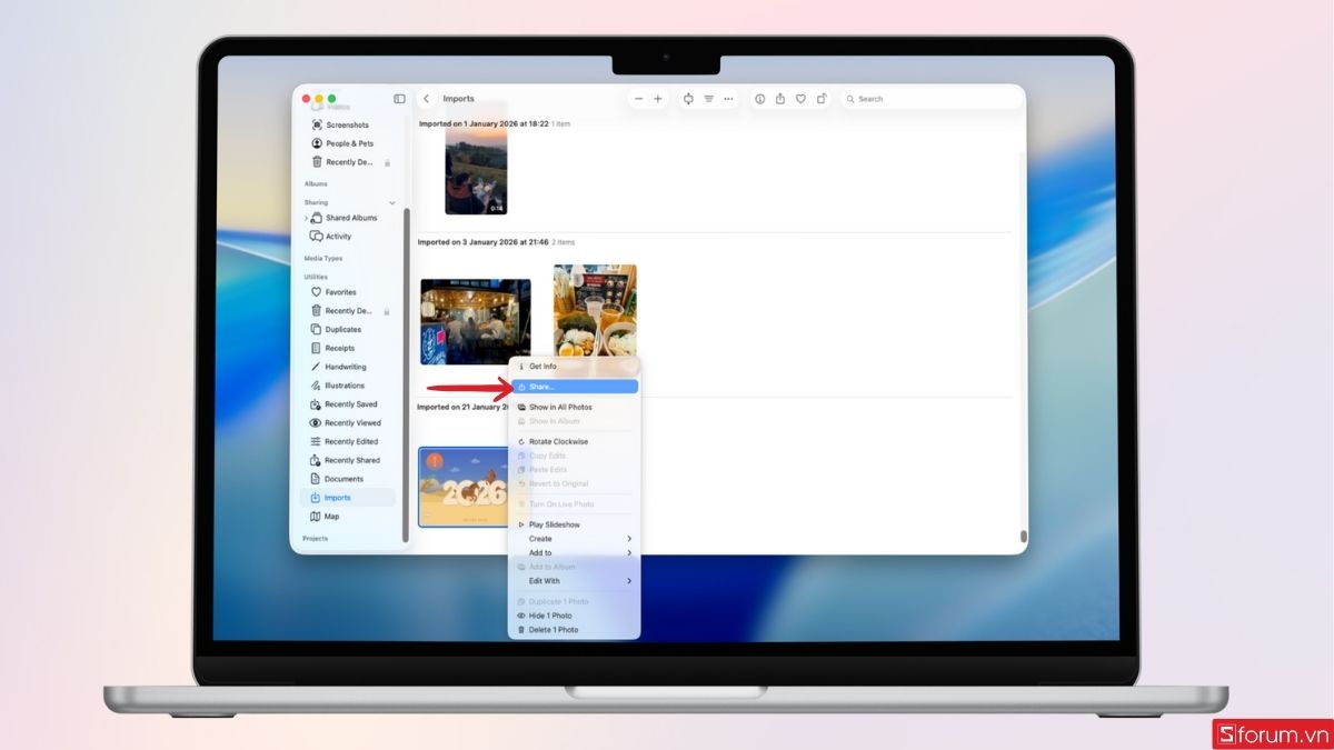 Mở tấm hình bạn muốn cài hình nền và chọn Share