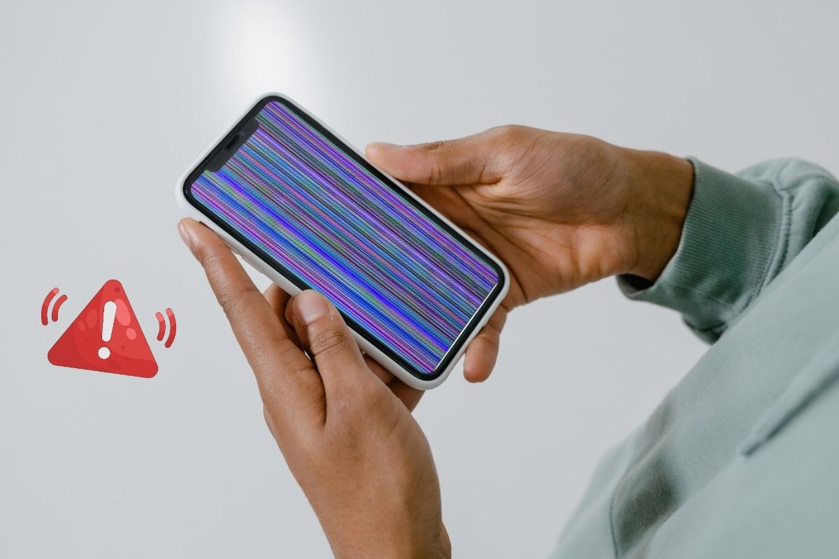Màn hình iPhone 13 thường sọc màu
