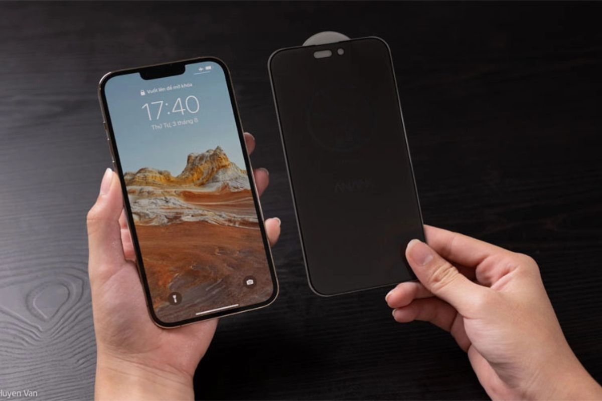 Xử lý iPhone bị hở viền màn hình bằng cách thay lại màn hình