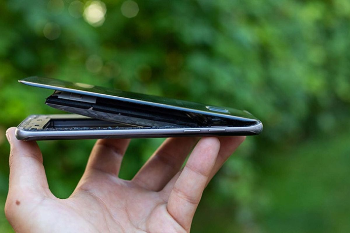 Nguyên nhân khiến iPhone bị hở viền màn hình