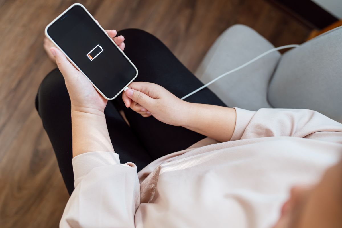iPhone tắt nguồn thì vẫn cắm sạc được