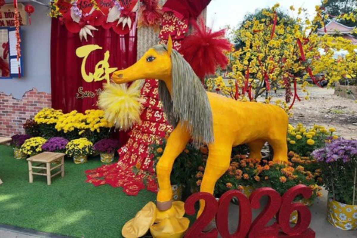 Linh vật Ngựa Tết Bính Ngọ tại Đồng Tháp