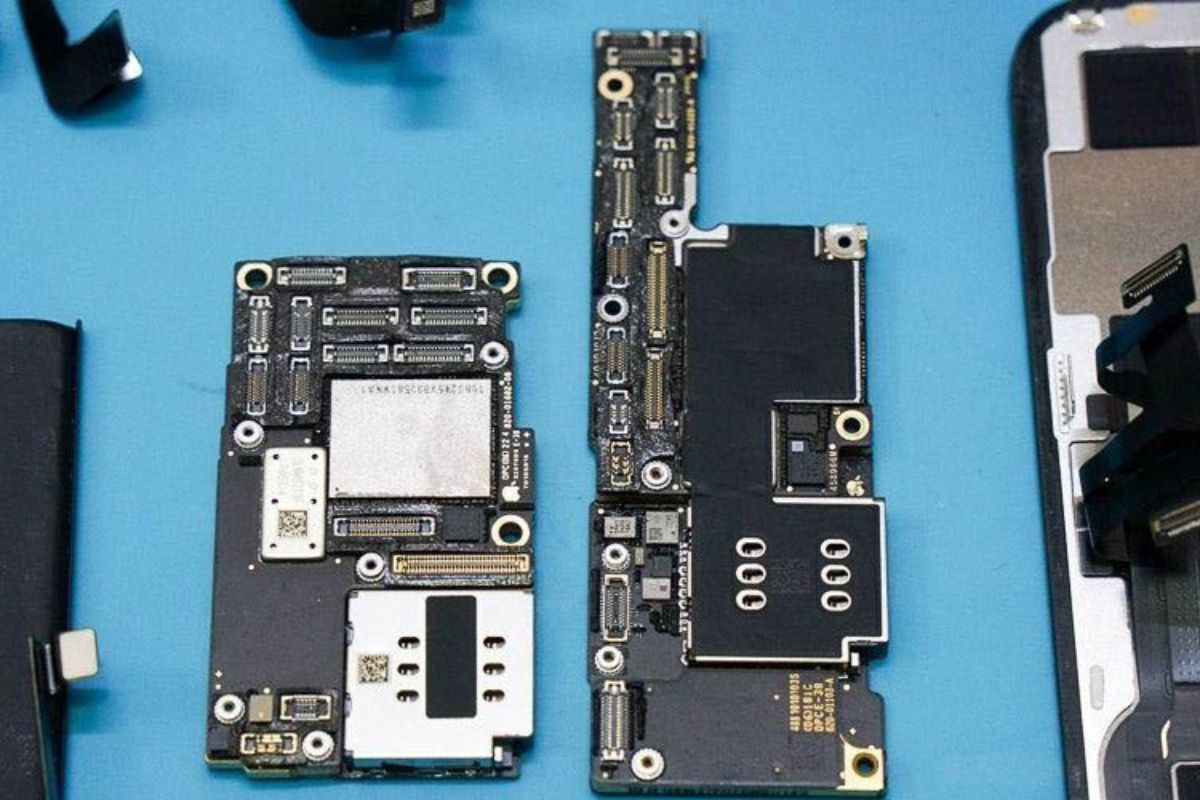 Main iPhone là nơi tập trung toàn bộ linh kiện quan trọng nhất của thiết bị