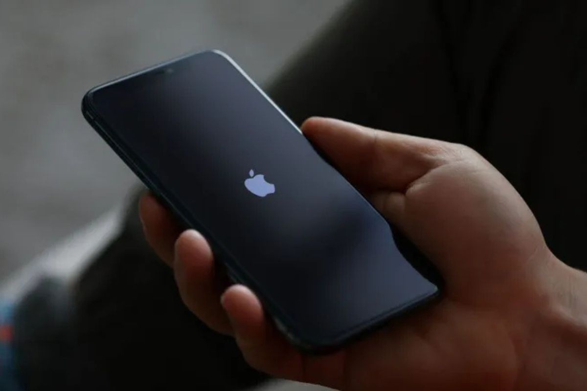 Main iPhone khiến máy không thể lên nguồn