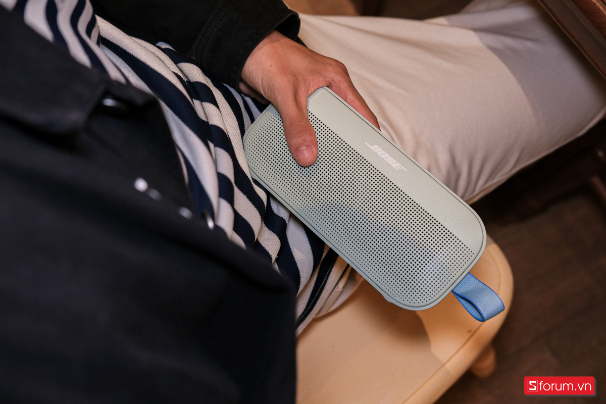 SoundLink Flex 2 có âm lượng rất lớn