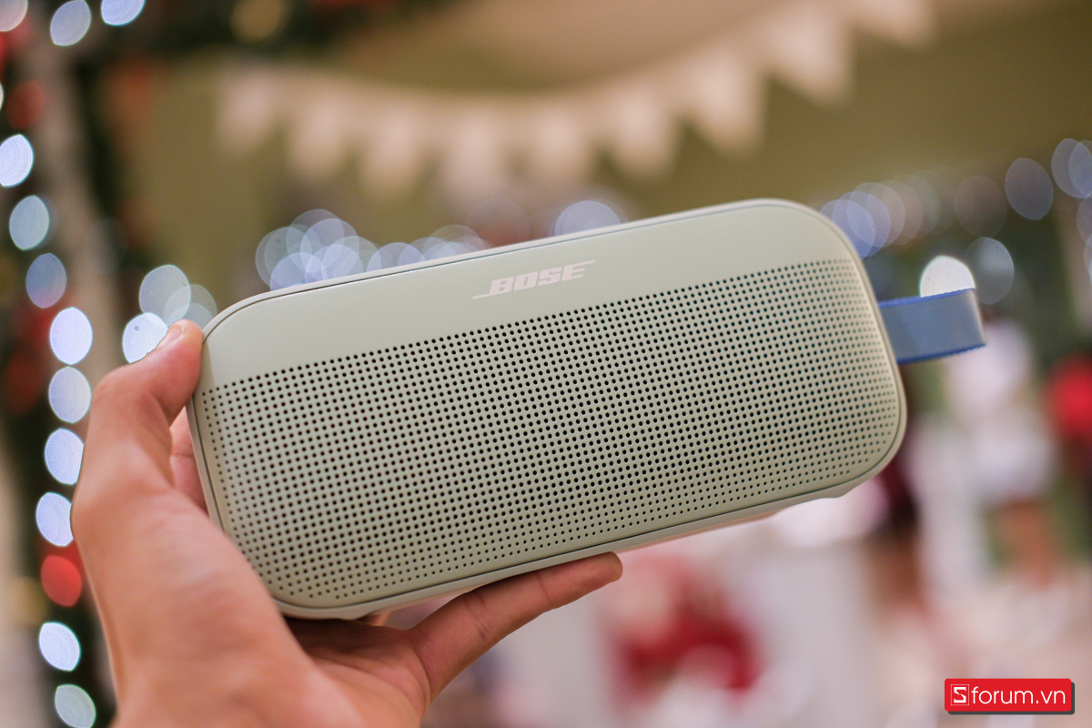 SoundLink Flex 2 có thiết kế bền đẹp và nhỏ gọn
