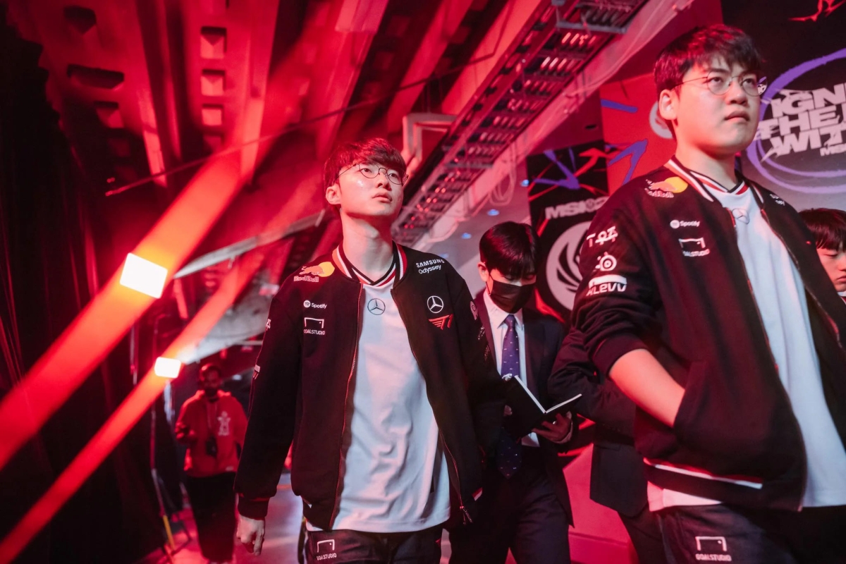 Cả Faker và Gumayusi vẫn đang tập trung thi đấu tại giải LCK