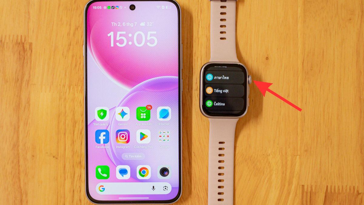 Nhấn giữ nút nguồn bên cạnh đồng hồ Huawei