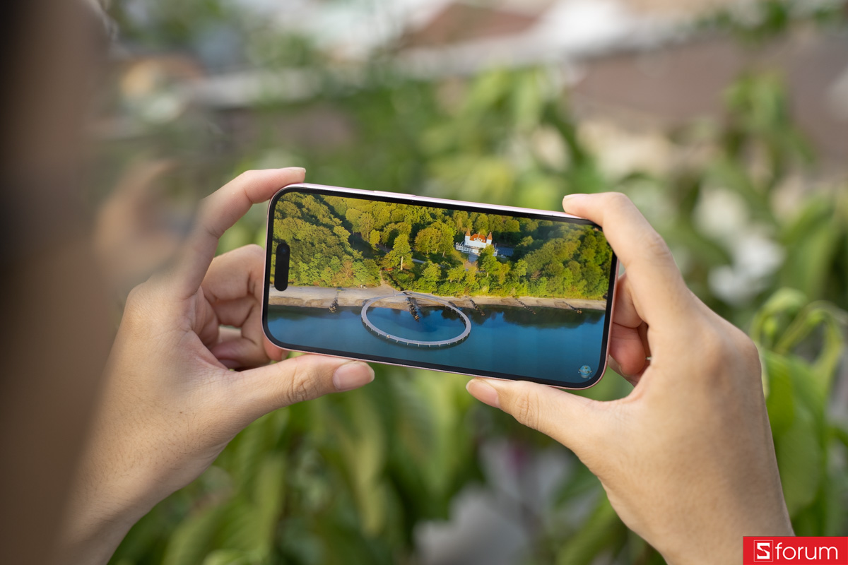 iPhone 15 sở hữu màn hình có tần số quét 60Hz