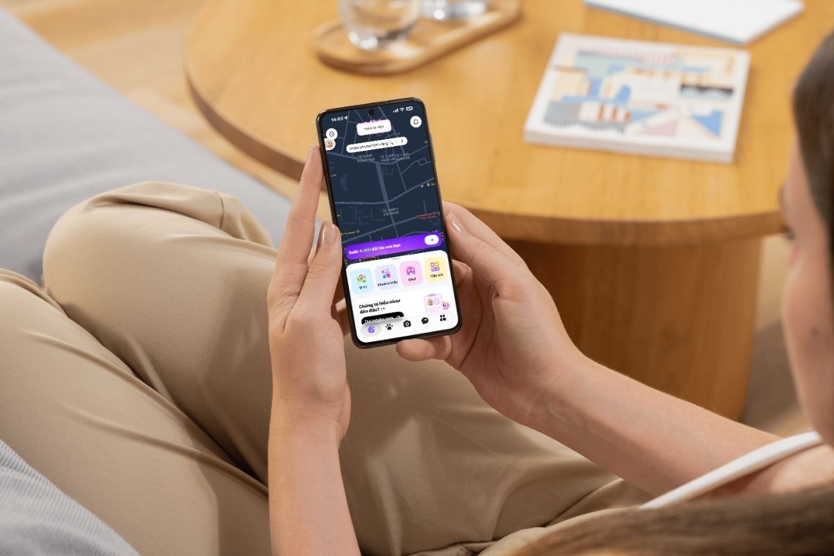 Giao diện chính của ứng dụng kết nối cặp đôi với các tính năng tương tác đa dạng
