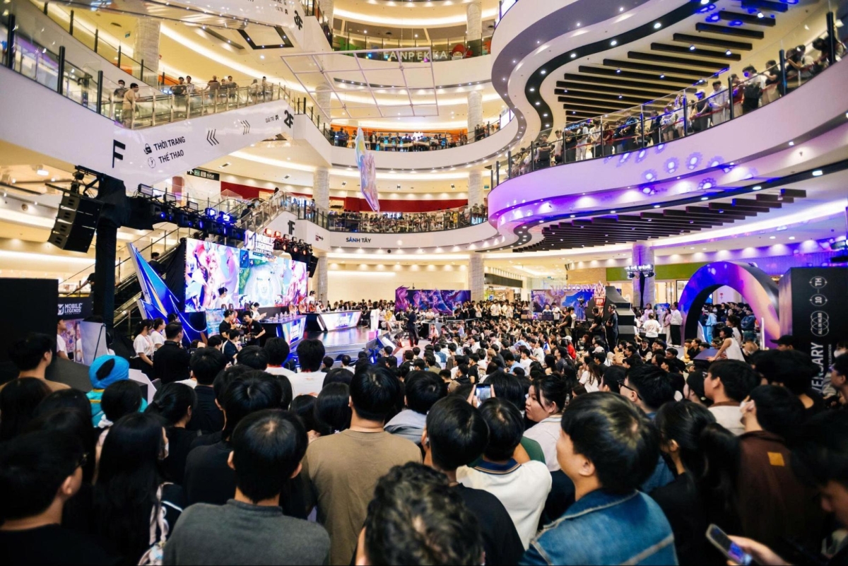 Đông đảo người hâm mộ đến tham gia sự kiện