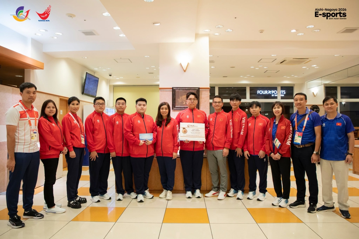 Hiệp hội thể thao công an nhân dân Việt Nam và công ty cổ phần tập đoàn T&T trao thưởng nóng cho ĐTQG Naraka: Bladepoint 